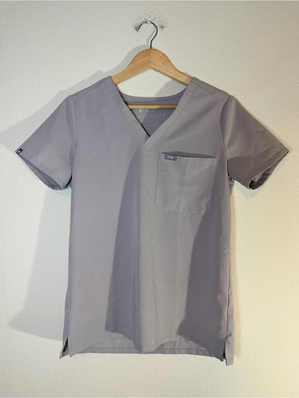 FIGS Catarina One Pocket Scrub Top Slate Gray XS FW1000